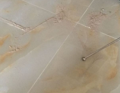 资源瓷砖空鼓维修公司分享粘合剂选择不当在瓷砖铺贴过程中可能导致以下问题